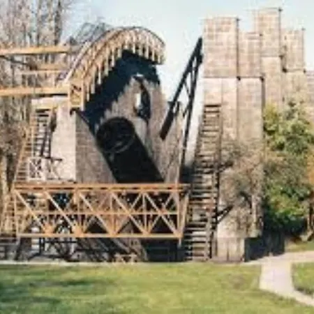 Hidden Hearts & Hottub Apartmán *