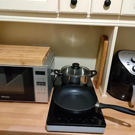 Hidden Hearts & Hottub Apartmán