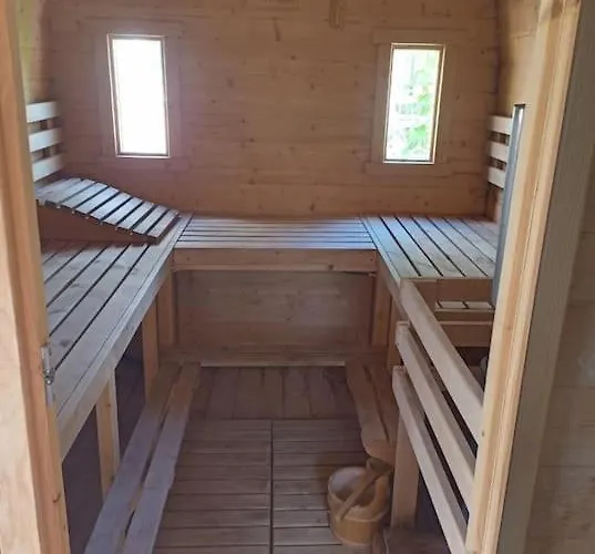 Hidden Hearts & Hottub * Роскрей