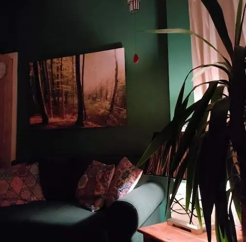 Апартаменты Hidden Hearts & Hottub