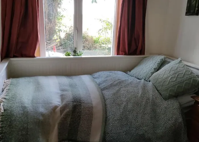Hidden Hearts & Hottub * Roscrea