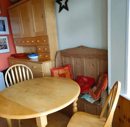 Hidden Hearts & Hottub Апартаменты *