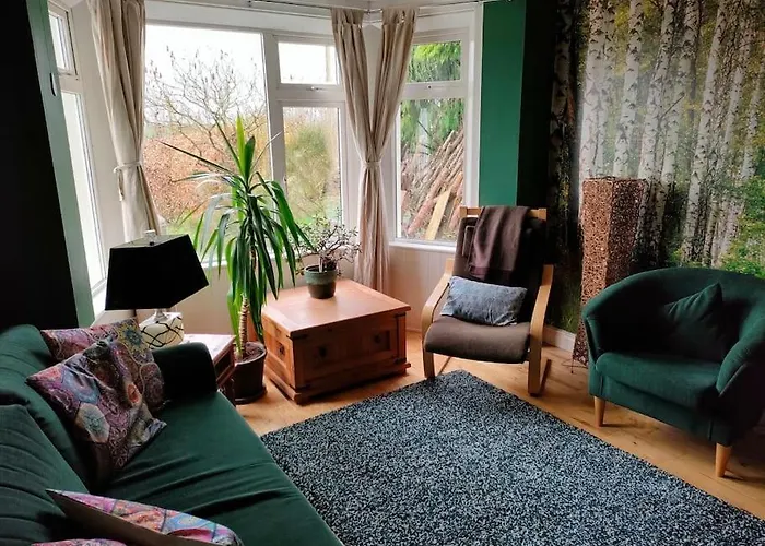 Апартаменты Hidden Hearts & Hottub